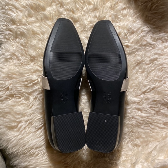 Lowest price!! Two tone leather loafer by Naturalizer. size 8.5 - Picture 5 of 6